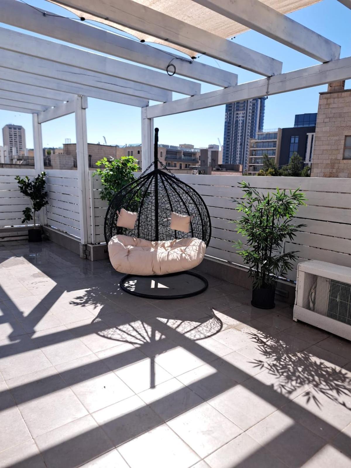 Authentic One Bedroom Apartment In City Center 耶路撒冷 外观 照片
